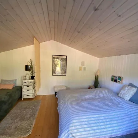 M382-vaeggerlose-trevlekronevej-9 * Bøtø By